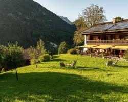 Hotel & Chalets Lampllehen