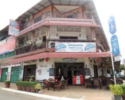 Mekong Crossing Guesthouse - Restaurant & Pub
