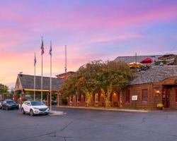 Best Western Plus White Bear Country Inn