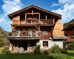 Lake view chalet in Tignes close to ski area