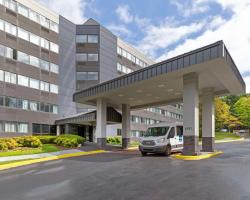 Clarion Hotel & Suites BWI Airport North