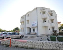 Apartments Villa Tokic