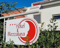 Hotel Mezzaluna