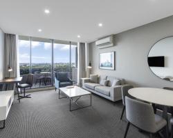 Meriton Suites Waterloo