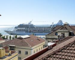 Stay local in Alfama! Deolinda central Home, amazing view