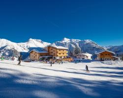 Hotel Burgwald - Ski In & Ski Out