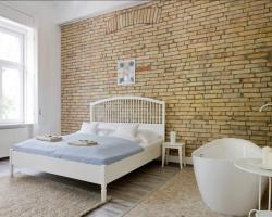 Elizabeth Boulevard Apartment