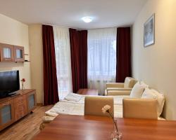 Luxury one bed apartment with hydro bath in Royal Plaza