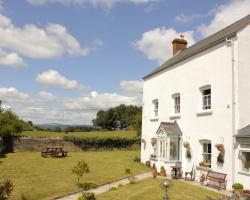 Llansabbath Country Farmhouse B&B