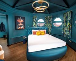 Three Corners Hotel Art