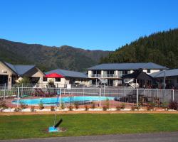 Linkwater Motel and Backpackers