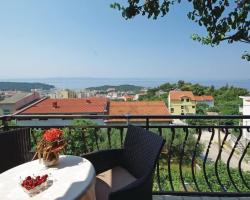 Three-Bedroom Apartment Makarska with Sea View 09