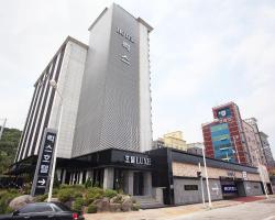 Luxe Hotel