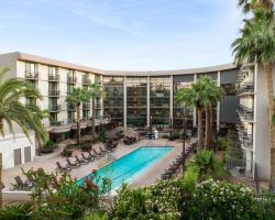 Embassy Suites by Hilton Phoenix Biltmore