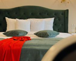 4Cardinal's Hotel Boutique