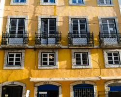 LOCALS Hostel & Suites