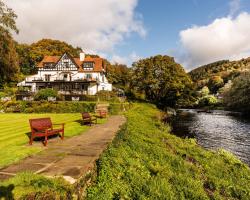 Craig-y-Dderwen Riverside Hotel