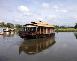 Butterfly Cruise HouseBoats