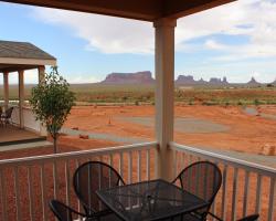 Monument Valley Hillside Suites