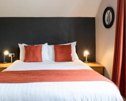Pettifers Freehouse Hotel