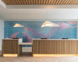 The Singer Oceanfront Resort, Curio Collection by Hilton