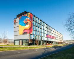 citizenM Schiphol Airport