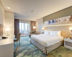 Copthorne Lakeview Hotel Dubai, Green Community