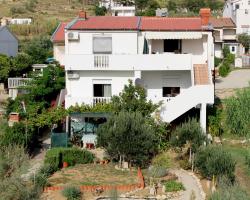 Apartments Lovre