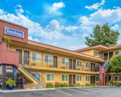 Travelodge by Wyndham Burbank-Glendale