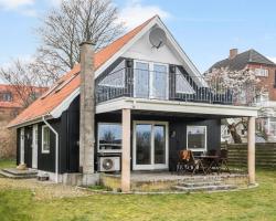 Cozy Home In Faxe Ladeplads With House Sea View