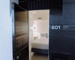 Saintlo Ottawa Jail Hostel