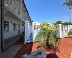 Econo Lodge St Petersburg Central