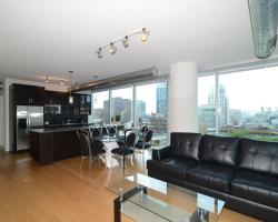 Furnished Suites in the Heart of River North