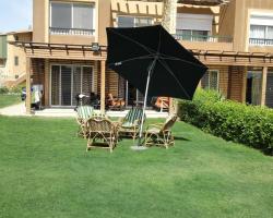 Three-Bedroom Garden Chalet at Marina Wadi Degla For Families