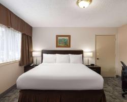 Travelodge by Wyndham Thunder Bay ON