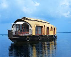 Aqua Castle Houseboat - by Aqua Jumbo Houseboats