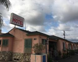 La Petite Rouge Motel