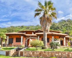 ISS Travel, Panoramic Coda Cavallo Cottages - 10 km from San Teodoro