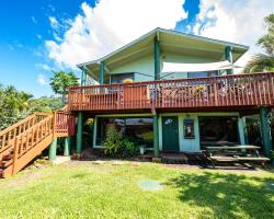 Backpackers Vacation Inn and Plantation Village