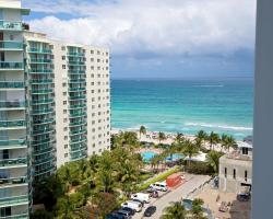 Welcome in Miami - Ocean Drive Apartments