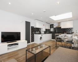 Deluxe City Apartments - Commercial Road