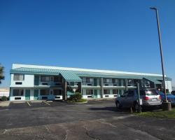 Nola Inn & Suites