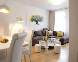 Leon Suite Apartments