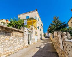 Apartment and Rooms Angela