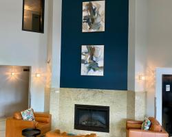 Super 8 by Wyndham Lachenaie/Terrebonne