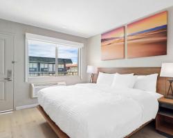 Clarion Pointe Ridgecrest near China Lake Naval Station