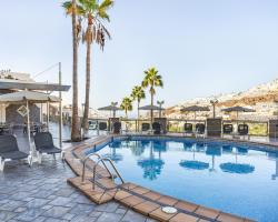 Apartamentos Cabau Cala Nova