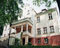 Pałac w Witosławiu ośrodek apifitoterapii "APIHERBA"