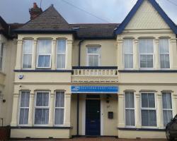 Southend Guest House - Close to Beach, Train Station & Southend Airport