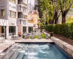 Flora Hotel & Suites